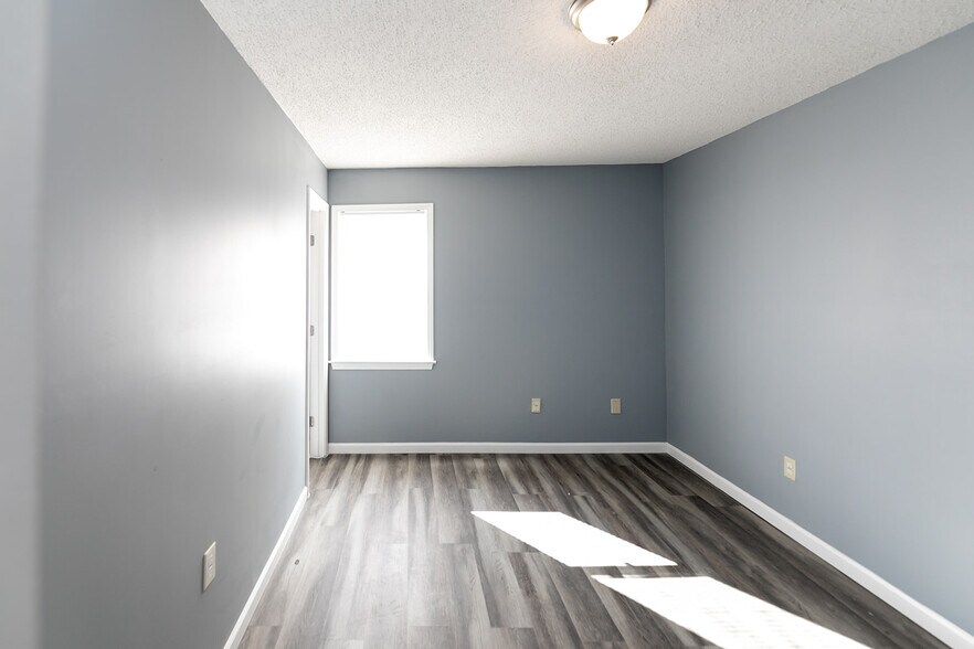 More Photos Of 3081 St. Charles Dr, Memphis Apartments For Sale