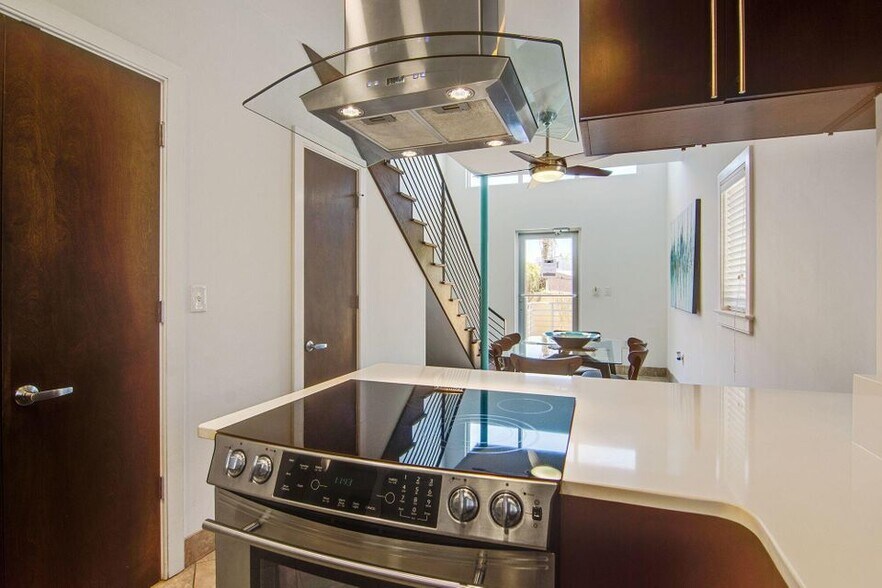 More Photos Of 487 King St, Charleston Loft Creative Space For Sale