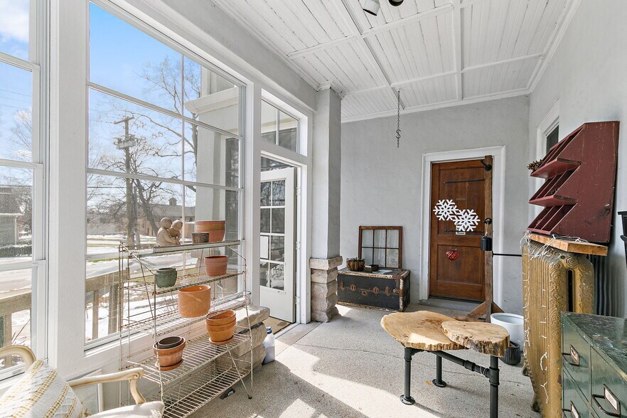 More Photos Of 303 N Main St, Elburn General Retail For Sale