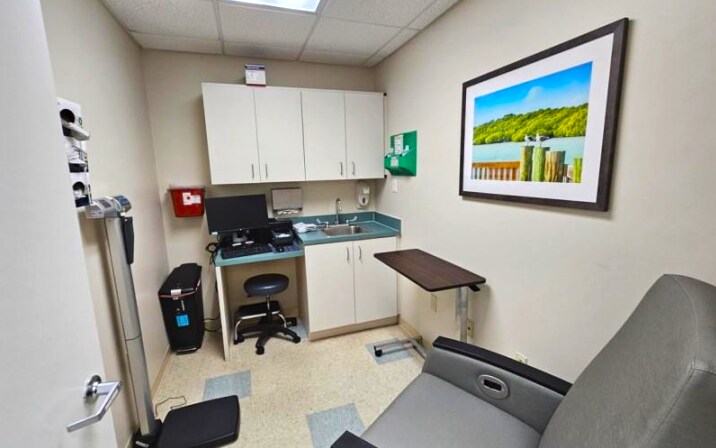 More Photos Of 5701 Overseas Hwy, Marathon Medical For Sale