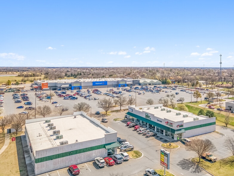 Primary Photo Of 627 12th Ave NE, Norman Unknown For Lease