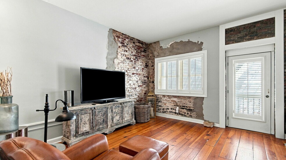 More Photos Of 304 S Gay St, Knoxville Office Residential For Sale