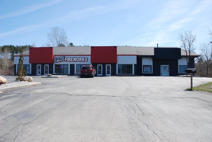 More Photos Of 5700 N US-31 Hwy, Acme Freestanding For Lease
