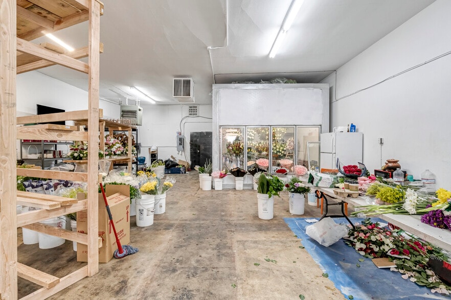 More Photos Of 3626 E Cesar Chavez Blvd, Fresno General Retail For Sale