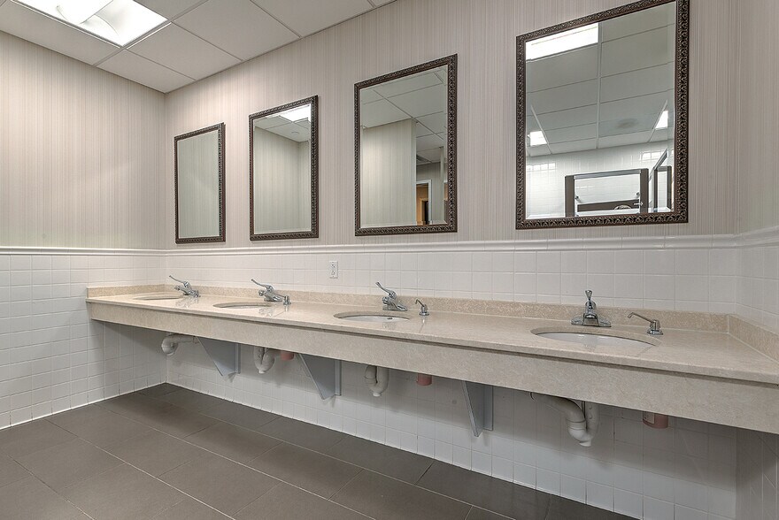 More Photos Of 855 Lehigh Ave, Union Township Office For Lease