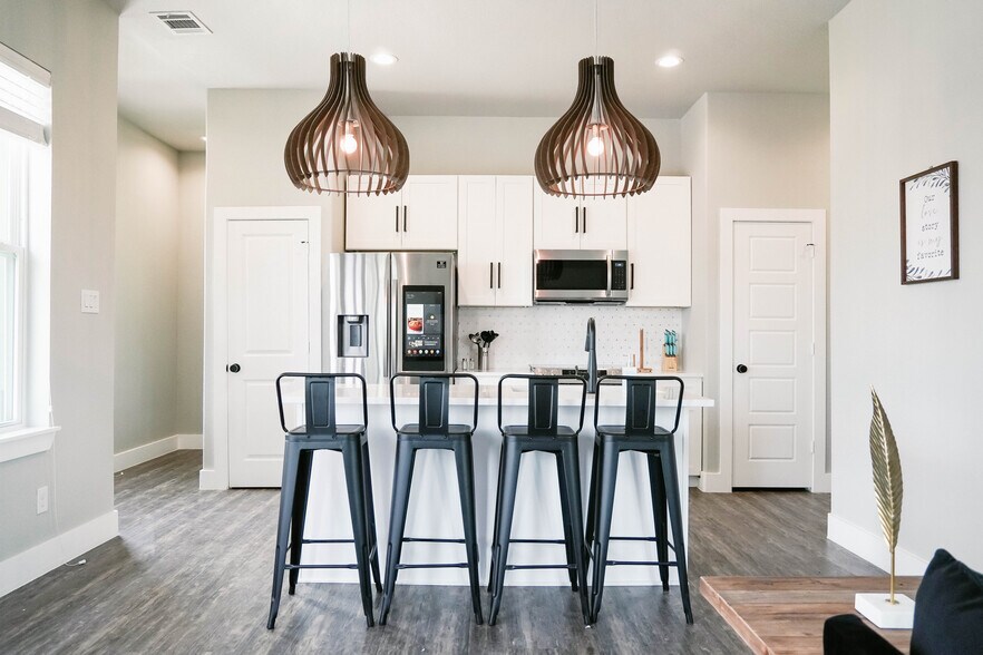 More Photos Of 4911 Alton Ave, Dallas Multifamily For Sale