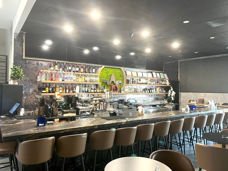 Primary Photo Of 293 Wilson Ave, Newark Restaurant For Lease