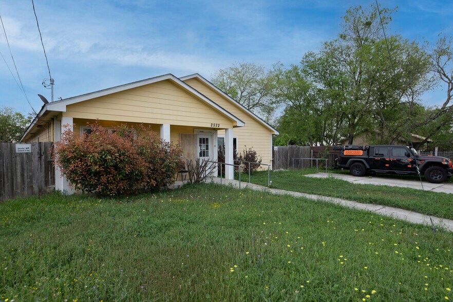 More Photos Of 2522 Holly Hill Dr, San Antonio Medical For Lease