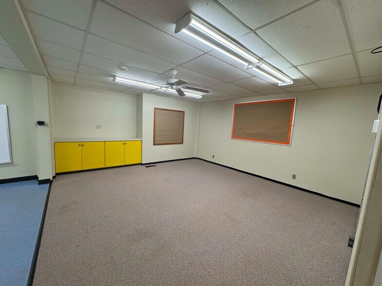 More Photos Of 1810 E Broadway Ave, Enid Flex For Sale