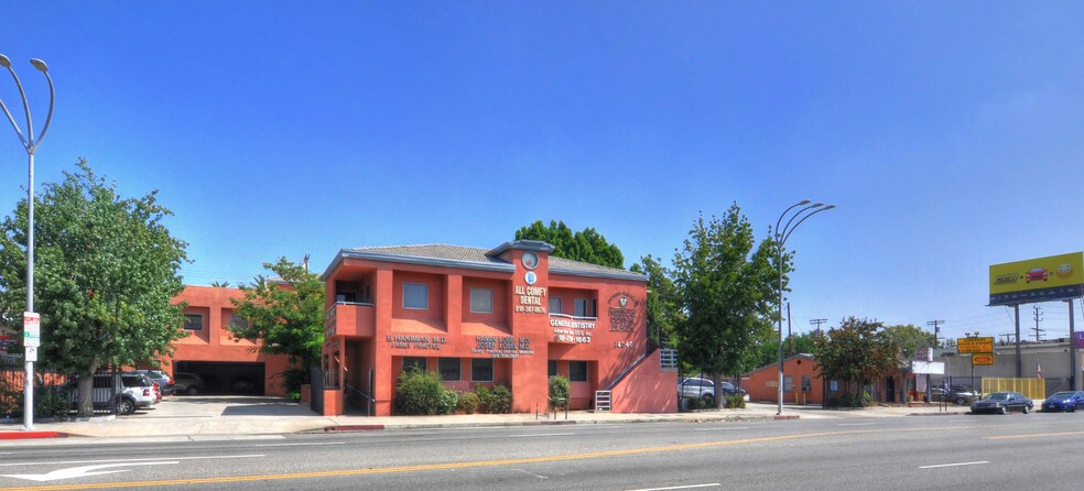More Photos Of 14649 Victory Blvd, Van Nuys Medical For Lease