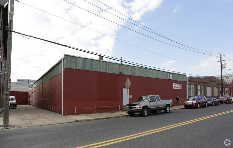 Primary Photo Of 121 Park Ave, Quakertown Manufacturing For Sale