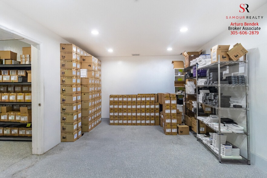 More Photos Of 3337 NW 74th Ave, Miami Warehouse For Sale