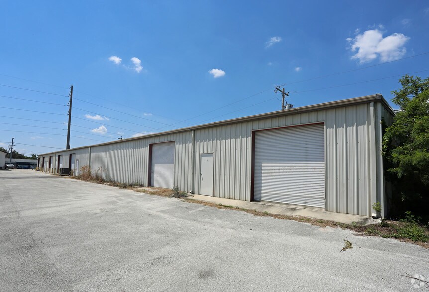 More Photos Of 1602 Combee Rd, Lakeland Warehouse For Lease