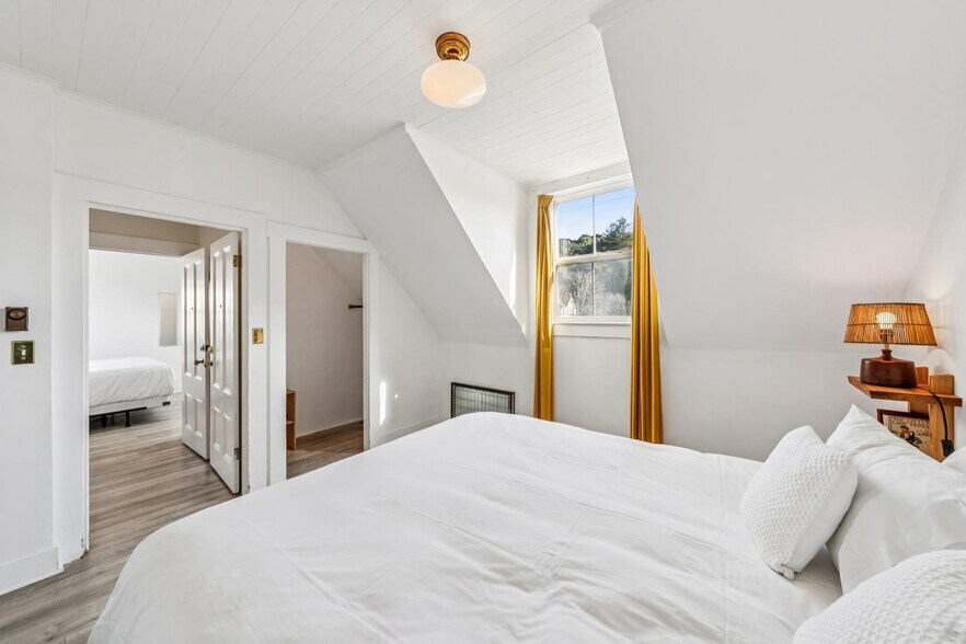 More Photos Of 11 Wharf Rd, Bolinas General Retail For Sale