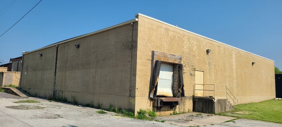 More Photos Of 3232 Central Ave, Lake Station Supermarket For Lease