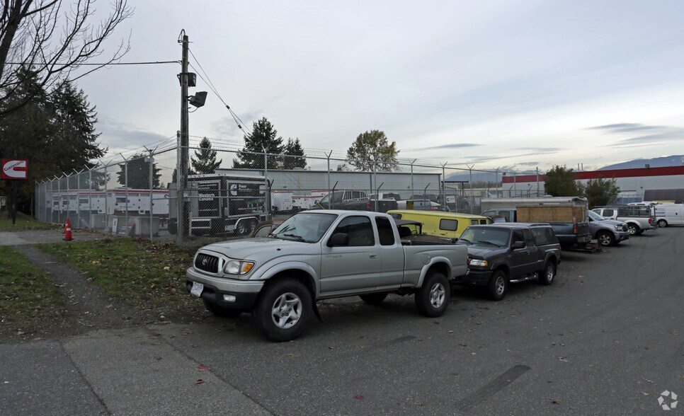More Photos Of 19555 96th Ave, Surrey Showroom For Lease