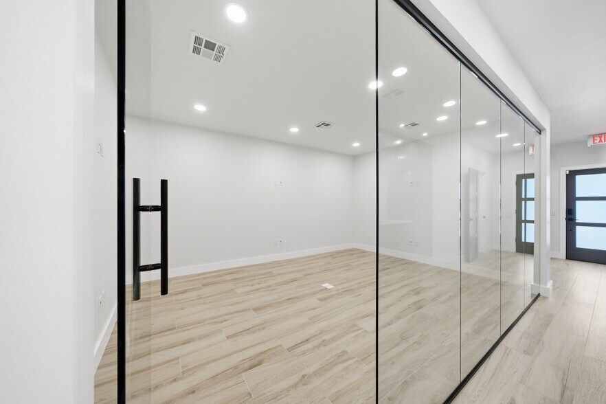 More Photos Of 1420 Linwood Blvd, Oklahoma City Office For Sale