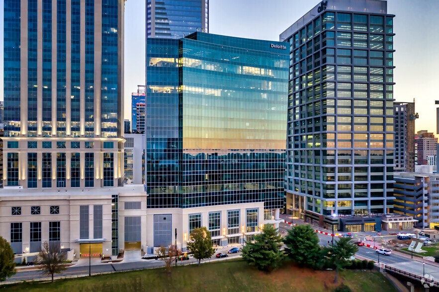 More Photos Of 600 S Tryon St, Charlotte Office For Lease