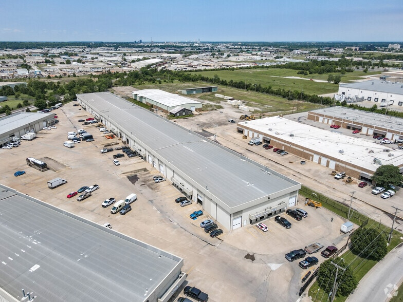 More Photos Of 5666 S 122nd East Ave, Tulsa Unknown For Lease