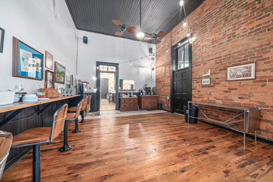 More Photos Of 411 E Front Ave, Chester Hospitality For Sale