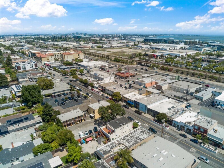 More Photos Of 1176 Laurel St, San Carlos Storefront Retail Residential For Sale