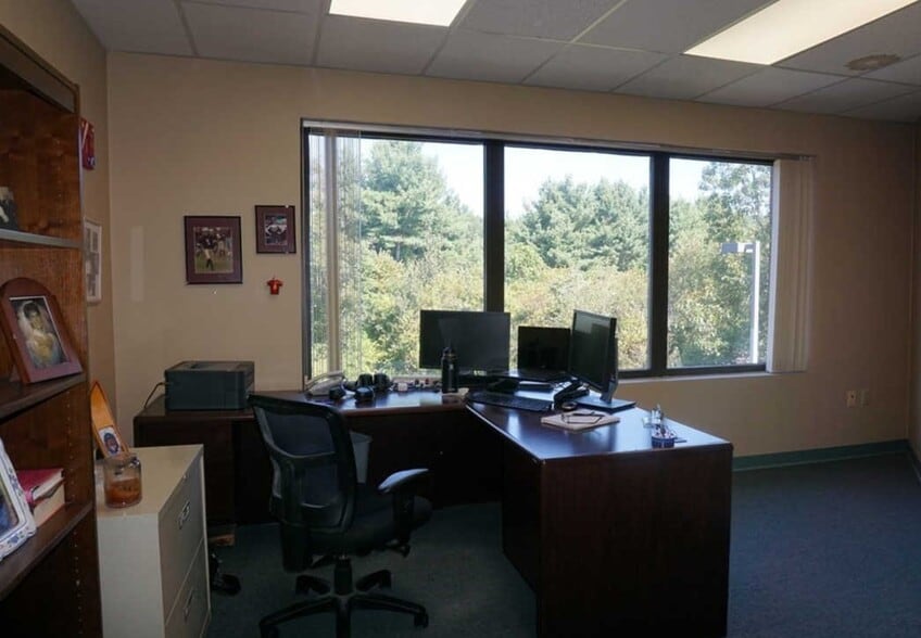 More Photos Of 319 Littleton Rd, Westford Office For Sale