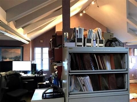 More Photos Of 18 Main St, Roslyn Office For Sale