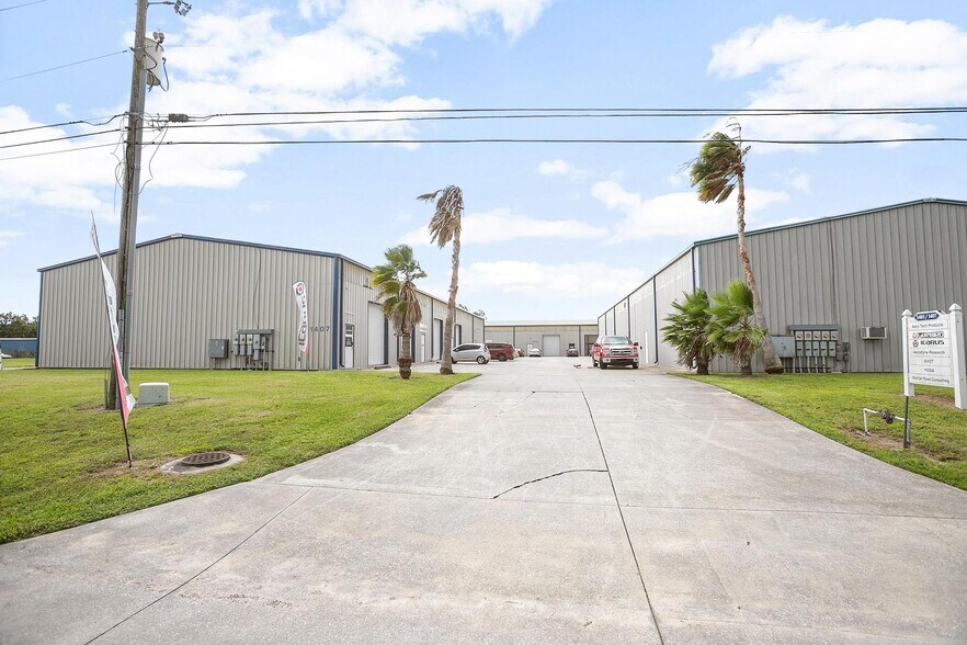 Primary Photo Of 1401 Flight Line Blvd, Deland Warehouse For Lease