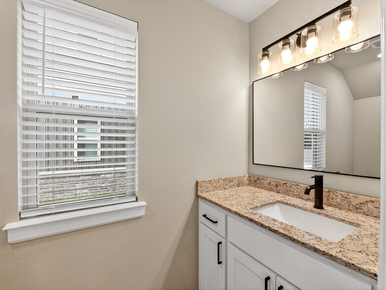 More Photos Of 7816 Texas Rd, Fort Smith Apartments For Sale