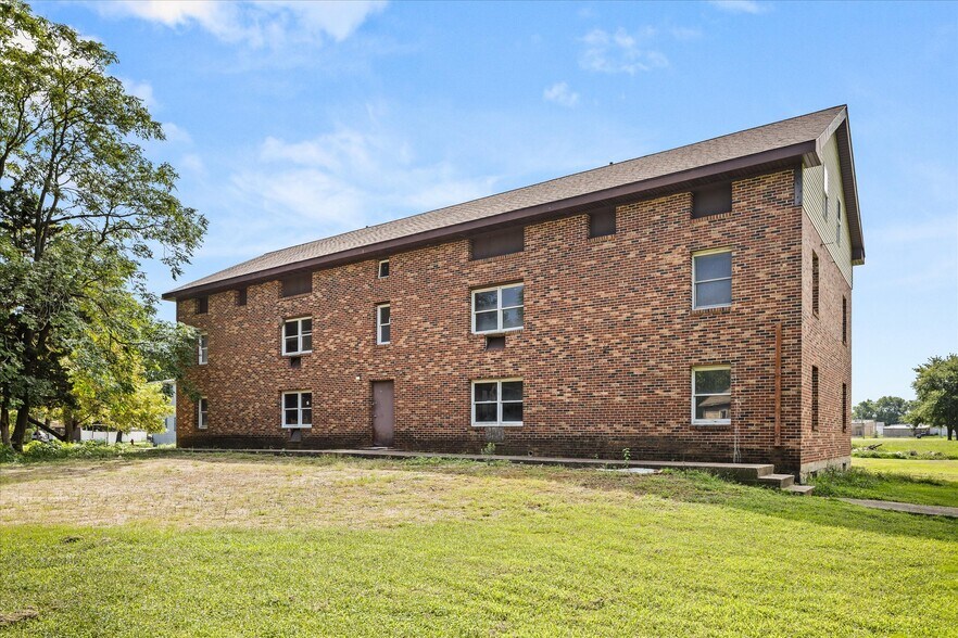 More Photos Of 170 Round House St, Braidwood Apartments For Sale