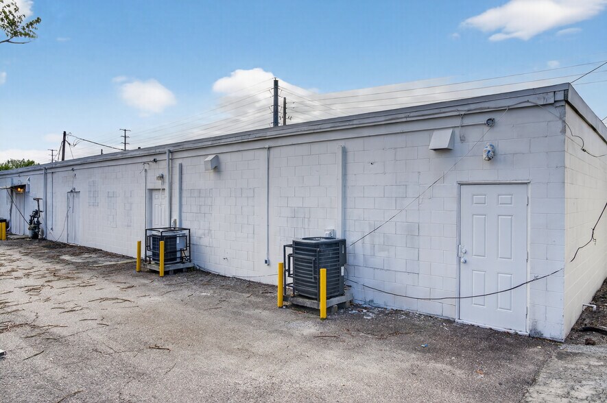 More Photos Of 423-429 E Michigan St, Orlando Storefront For Lease