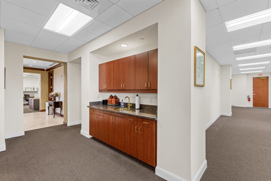 More Photos Of 6751 N Federal Hwy, Boca Raton Office For Sale