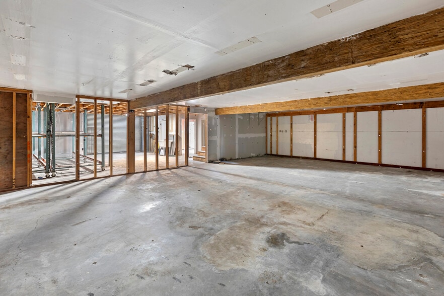 More Photos Of 1190A Shafter Ave, San Francisco Warehouse For Sale