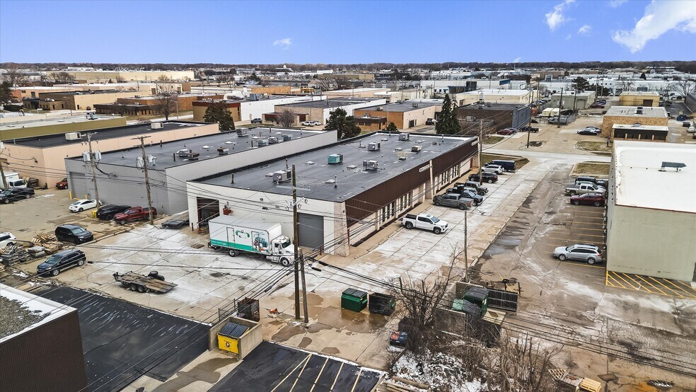 More Photos Of 32301 Howard Ave, Madison Heights Manufacturing For Lease