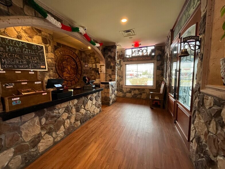 More Photos Of 805 Old Fort Pky, Murfreesboro Freestanding For Sale