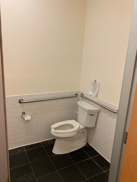 More Photos Of 16315 Monterey Hwy, Morgan Hill Freestanding For Lease