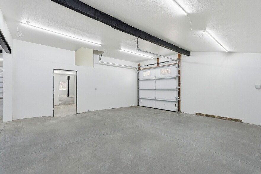 More Photos Of 627 S 31st St, Colorado Springs Light Manufacturing For Sale