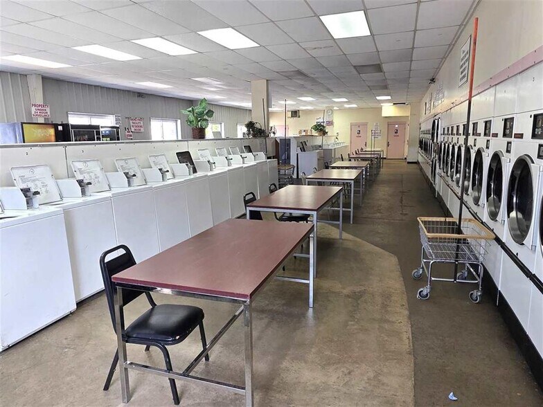 More Photos Of 1017 E Main St, Richmond General Retail For Sale
