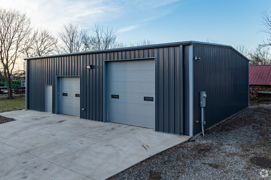 Primary Photo Of 3701 W Nichols St, Springfield Flex For Lease