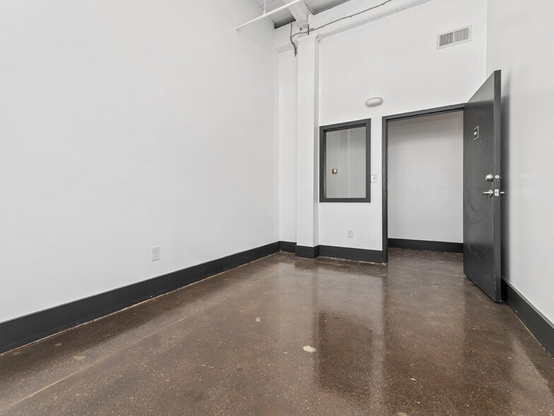 More Photos Of 67 Maplewood St, Malden Office For Lease