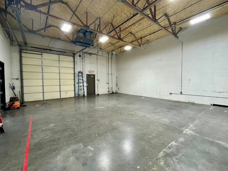 More Photos Of 15354 N 83rd Way, Scottsdale Warehouse For Lease