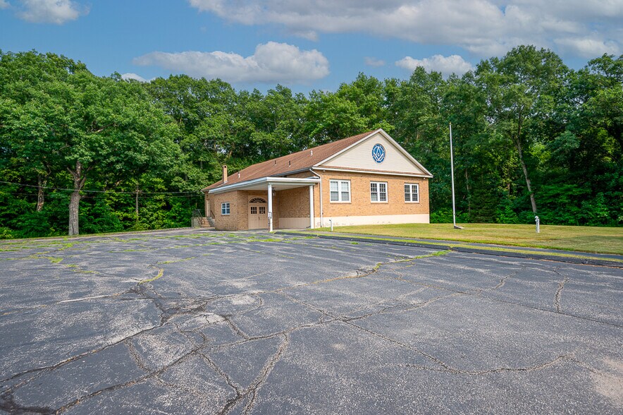 More Photos Of 27 Brandes St, Webster Office For Sale