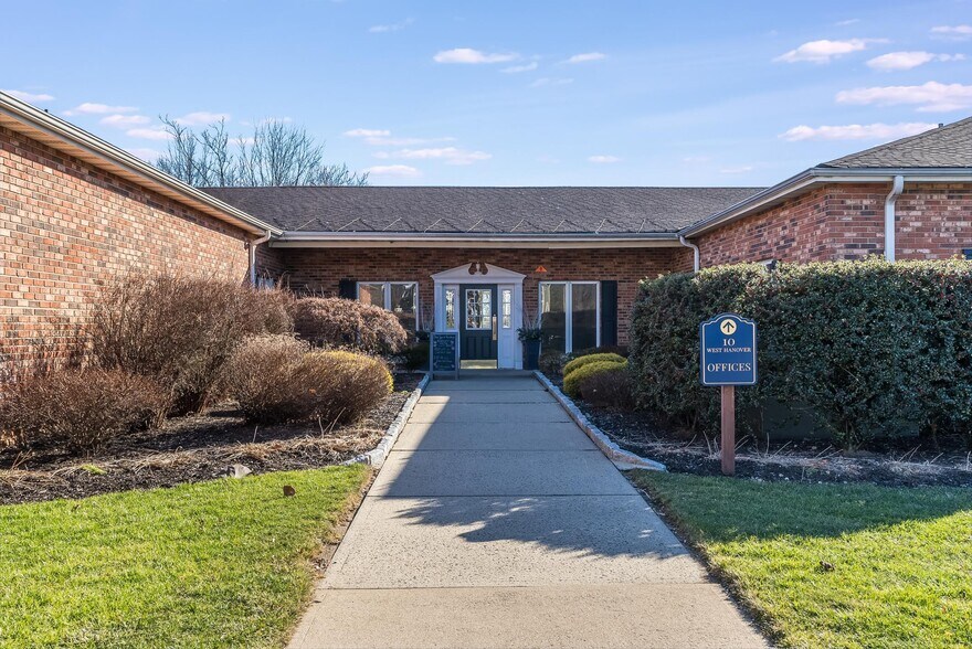 Primary Photo Of 10 W Hanover Ave, Randolph Office For Lease