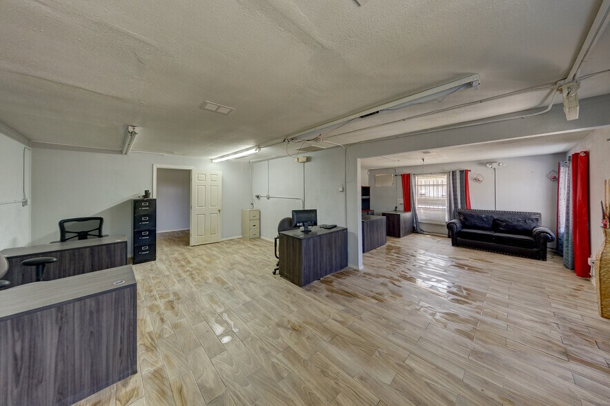 More Photos Of 8002-8004 Homestead, Houston Freestanding For Sale