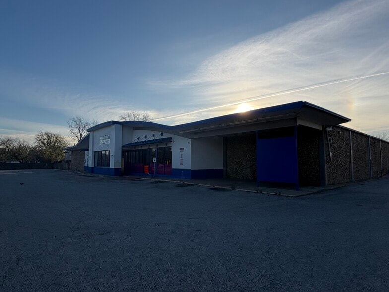 Primary Photo Of 4500 Live Oak St, Dallas Freestanding For Lease