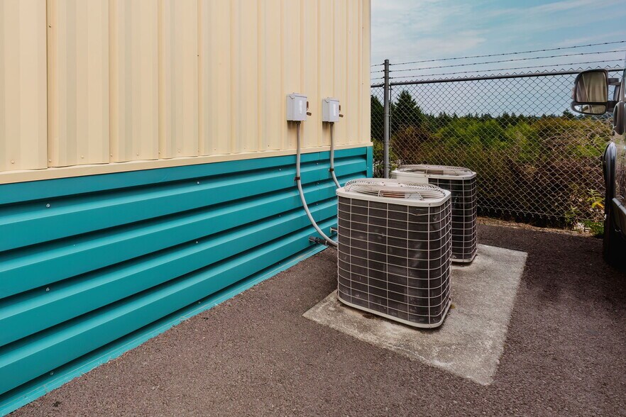 More Photos Of 1415 Lumsden Rd, Port Orchard Warehouse For Sale