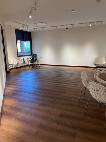 More Photos Of 1540 S Coast Hwy, Laguna Beach Office For Lease