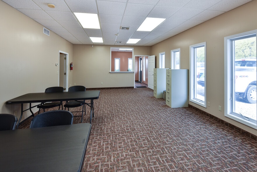 More Photos Of 1200 S Hartshorn Rd, Lakeside Marblehead Warehouse For Sale