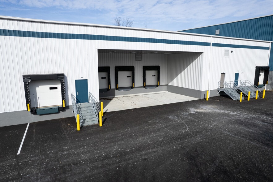 More Photos Of 70 Portland Rd, West Conshohocken Warehouse For Lease