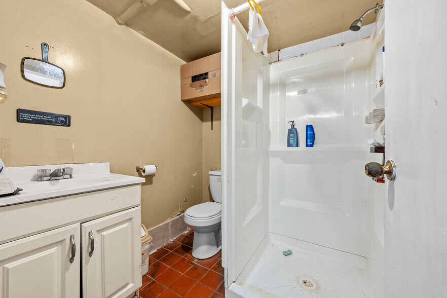 More Photos Of 253-09 Northern Blvd, Flushing Storefront Retail Residential For Sale